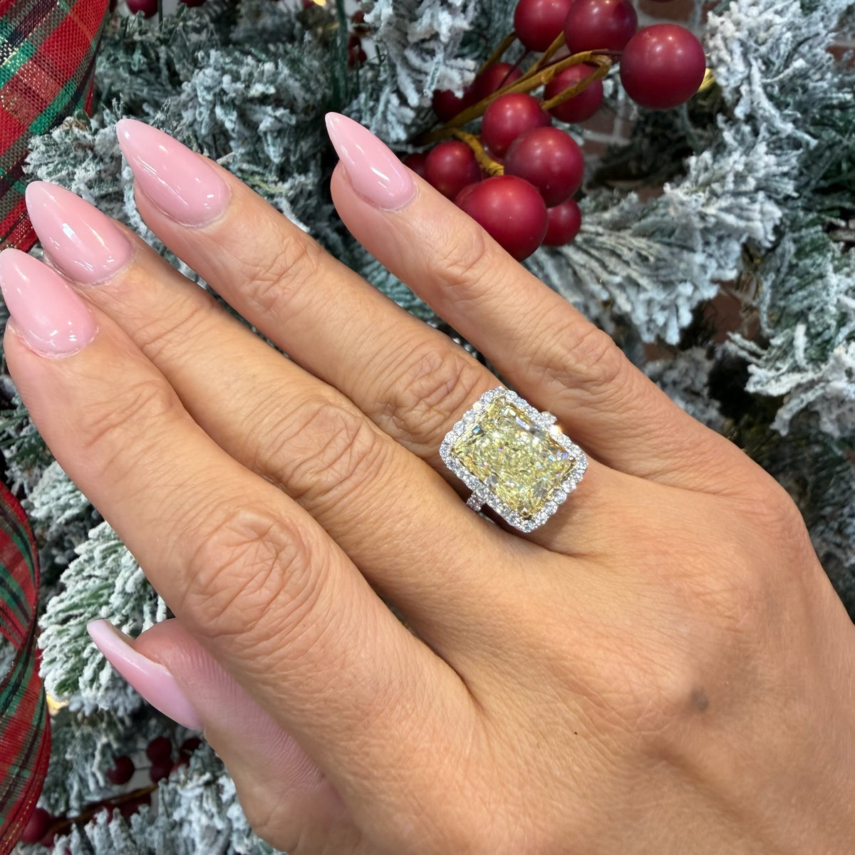 18KT WHITE GOLD 10.03 CT YELLOW DIAMOND RADIANT HALO RING 5.5,6,6.5,7