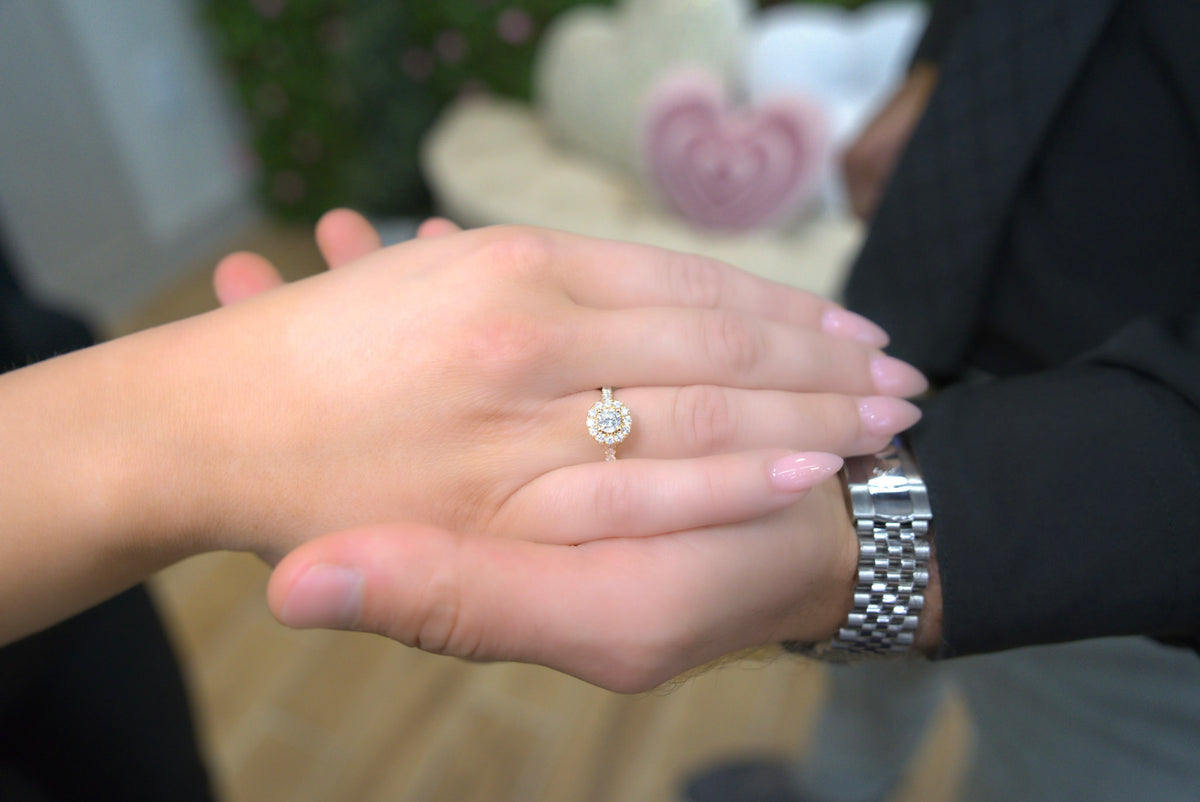 14kt  Yellow Gold 1.01 CTW Round Brilliant Halo Engagement Ring 5,5.5,6,6.5,7,7.5,8