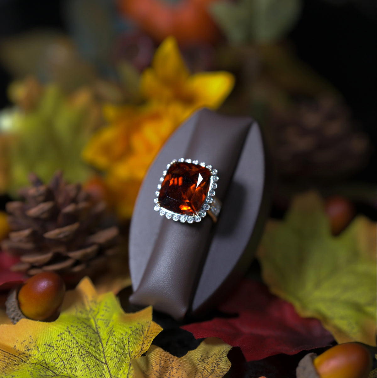 JULEVE 18KT 31.10 CT NATURAL MADEIRA CITRINE & 1.74 CTW DIAMOND RING Size 6.25 6.25