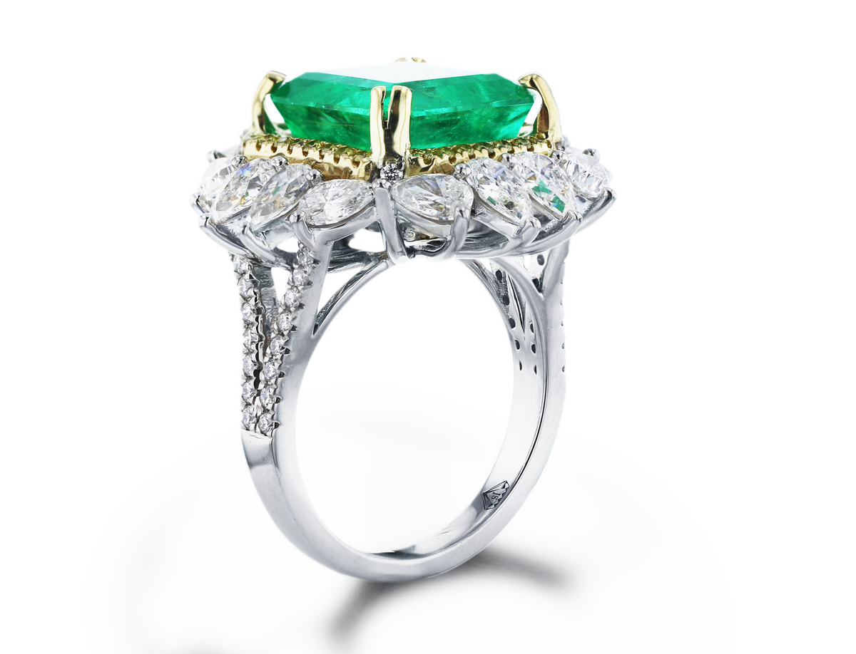 JULEVE GOLD & PLATINUM 6.50CT EMERALD & 3.32CTW DIAMOND RING 6,6.5,7
