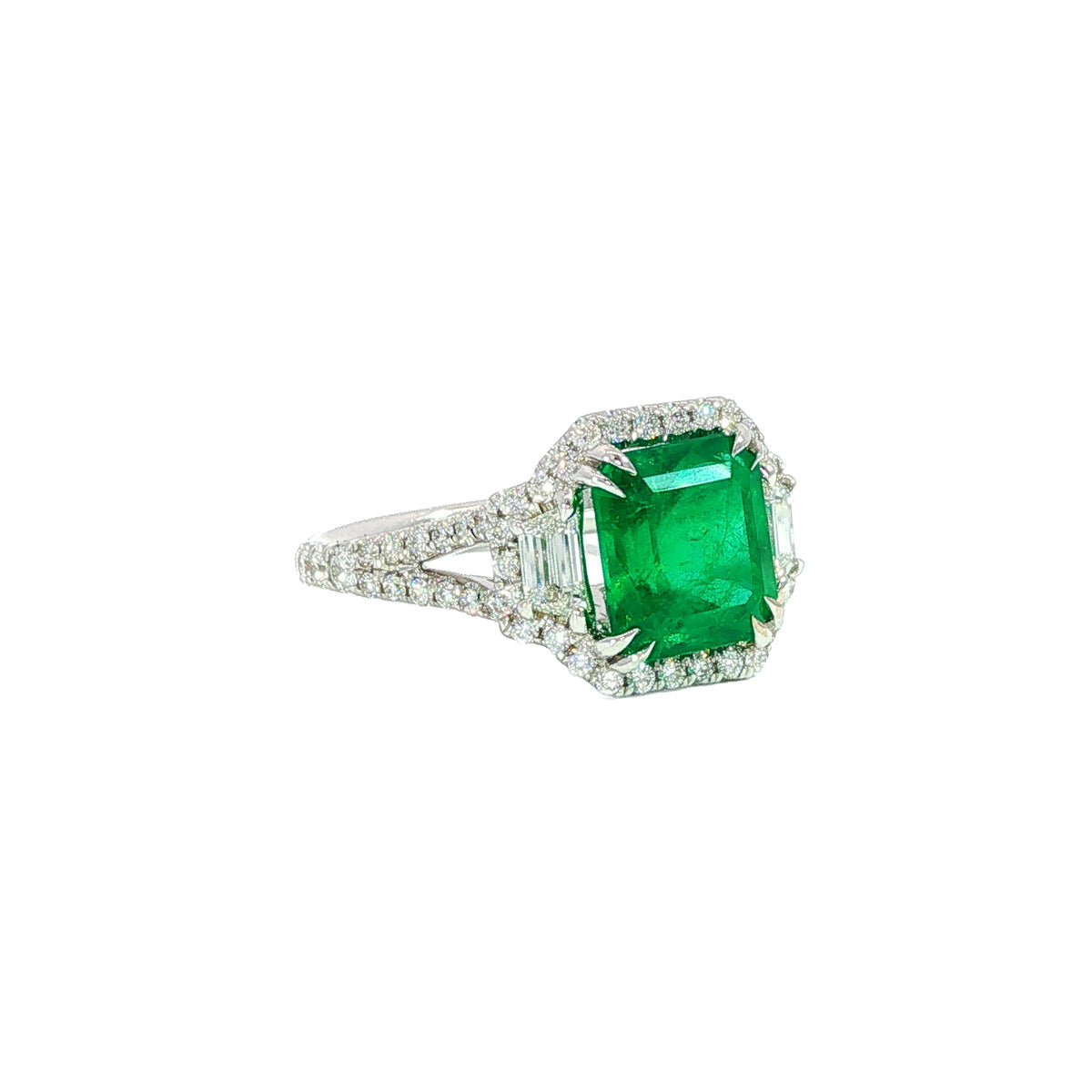 18kt White Gold 2.60 ct Colombian Muzo Green Emerald & 0.96 ctw Diamond Ring