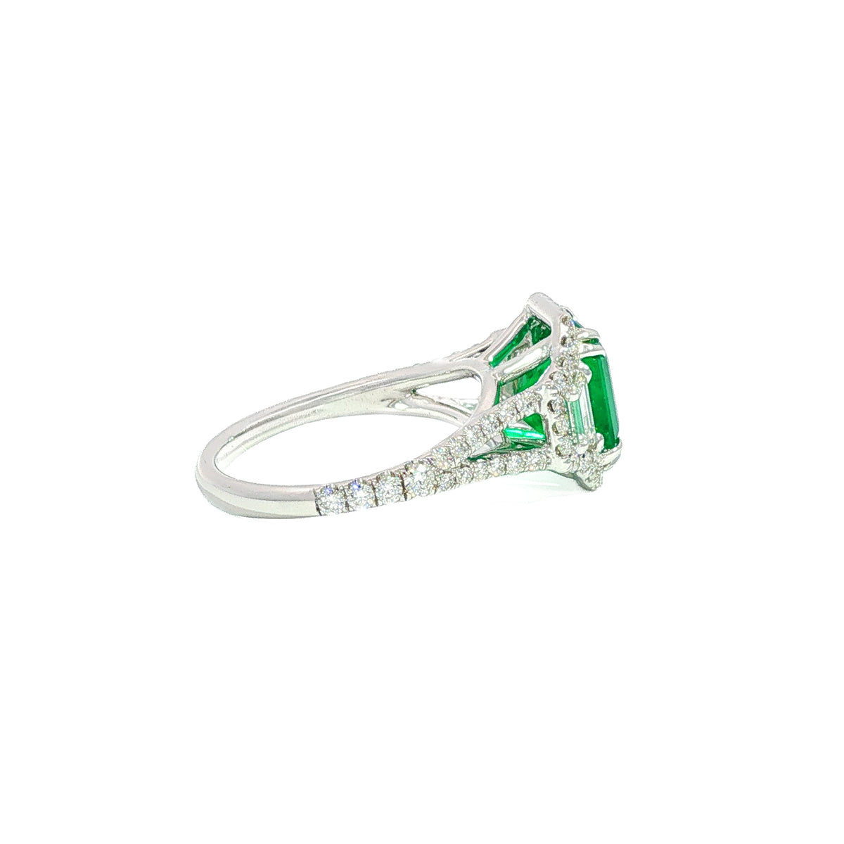 18kt White Gold 2.60 ct Colombian Muzo Green Emerald & 0.96 ctw Diamond Ring