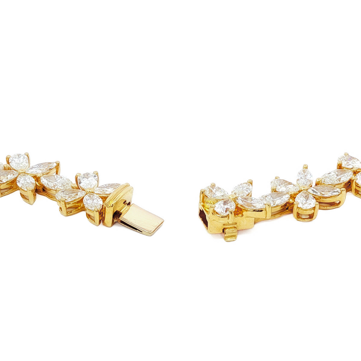 18kt Yellow Gold 37.30 ctw Diamond Floral Necklace