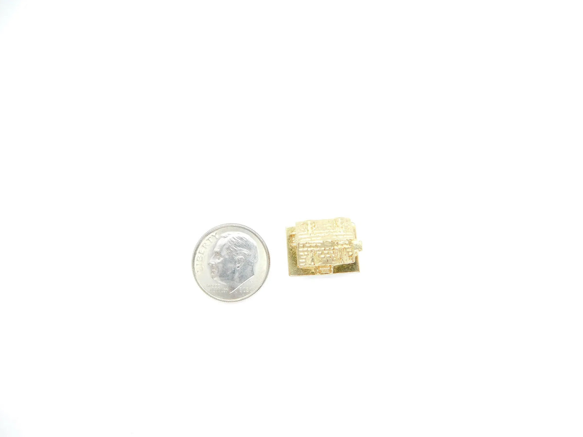 14kt Yellow Gold House / Cabin Charm