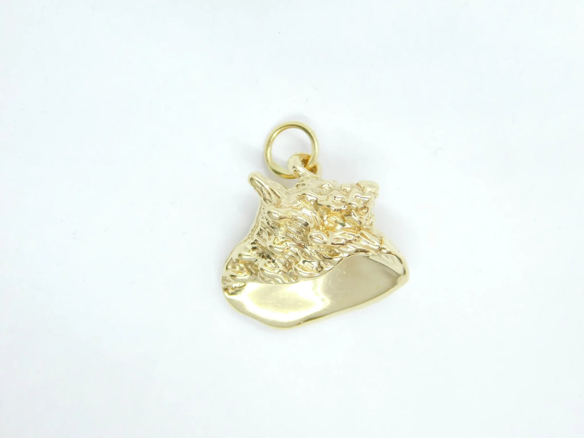14kt Yellow Gold Nautical Queen Conch Shell Charm