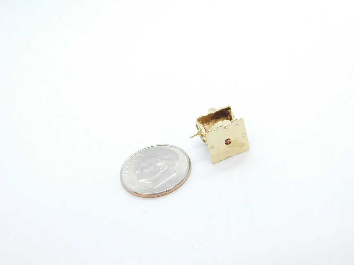 14kt Yellow Gold Moving Wishing Well Charm