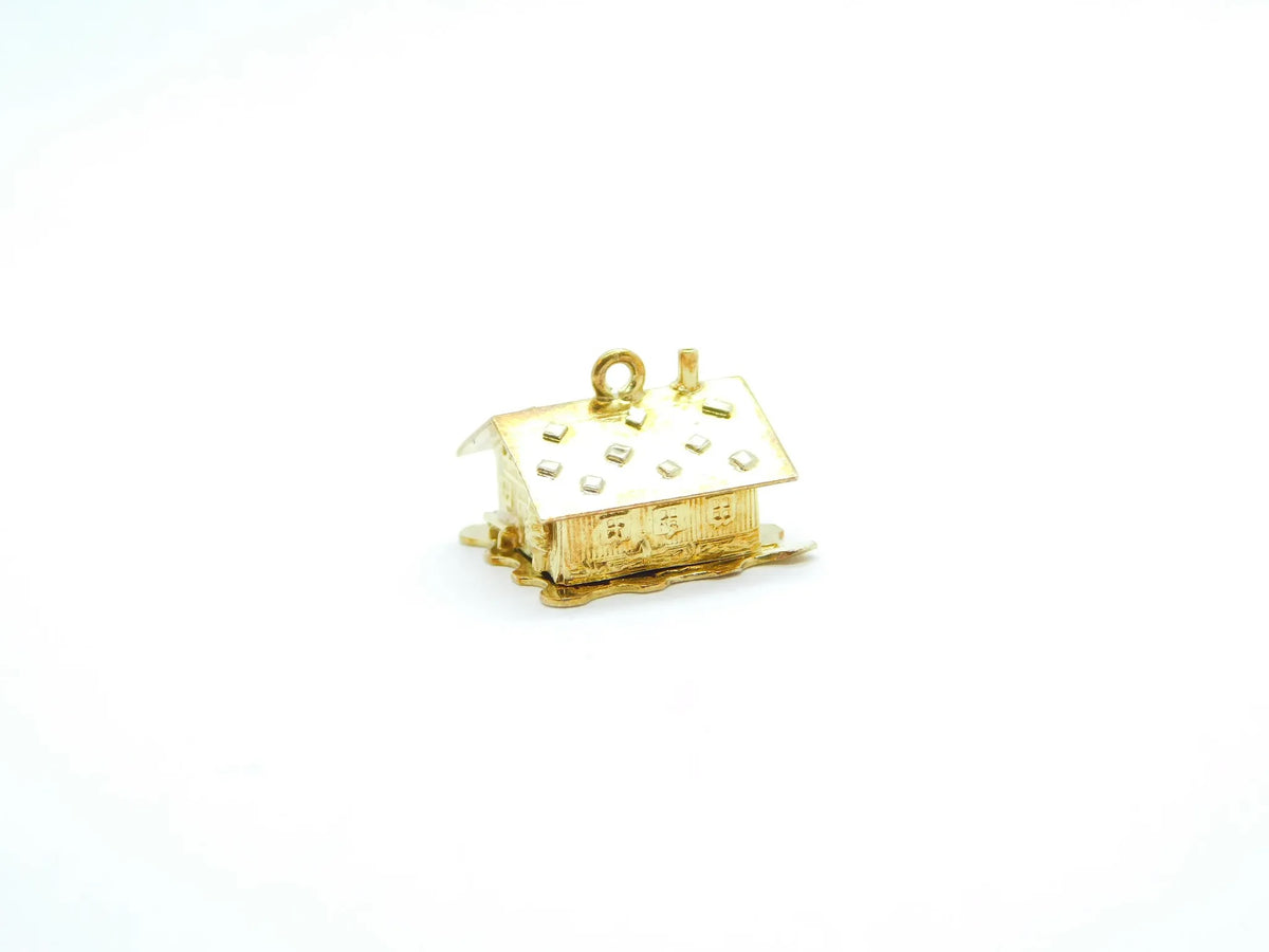 14kt Yellow Gold Opening House/ Cabin Charm with Sleeping Couple