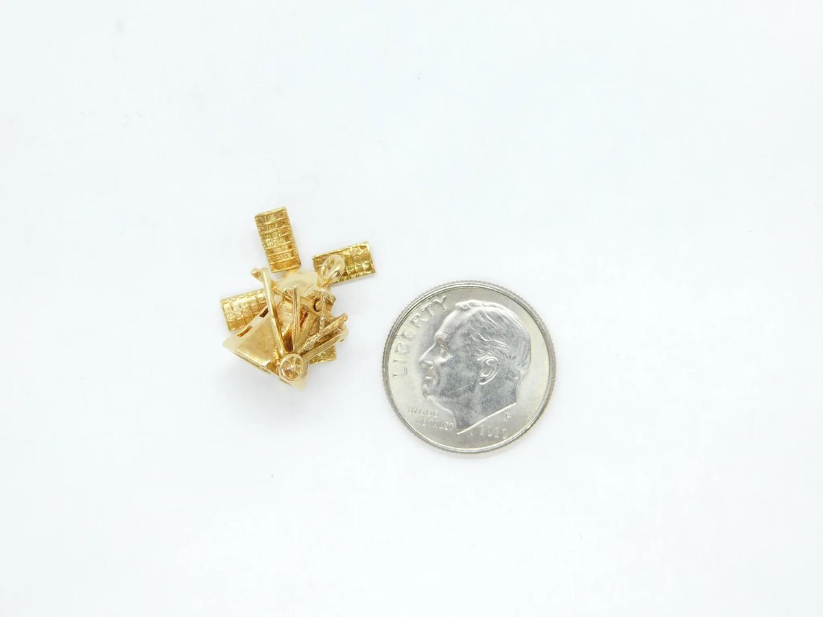 14kt Yellow Gold Moving Windmill Charm