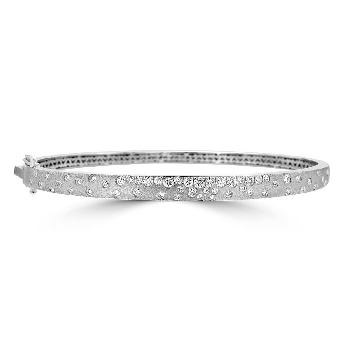 14KT WHITE GOLD 0.83CTW DIAMOND SATIN BANGLE BRACELET