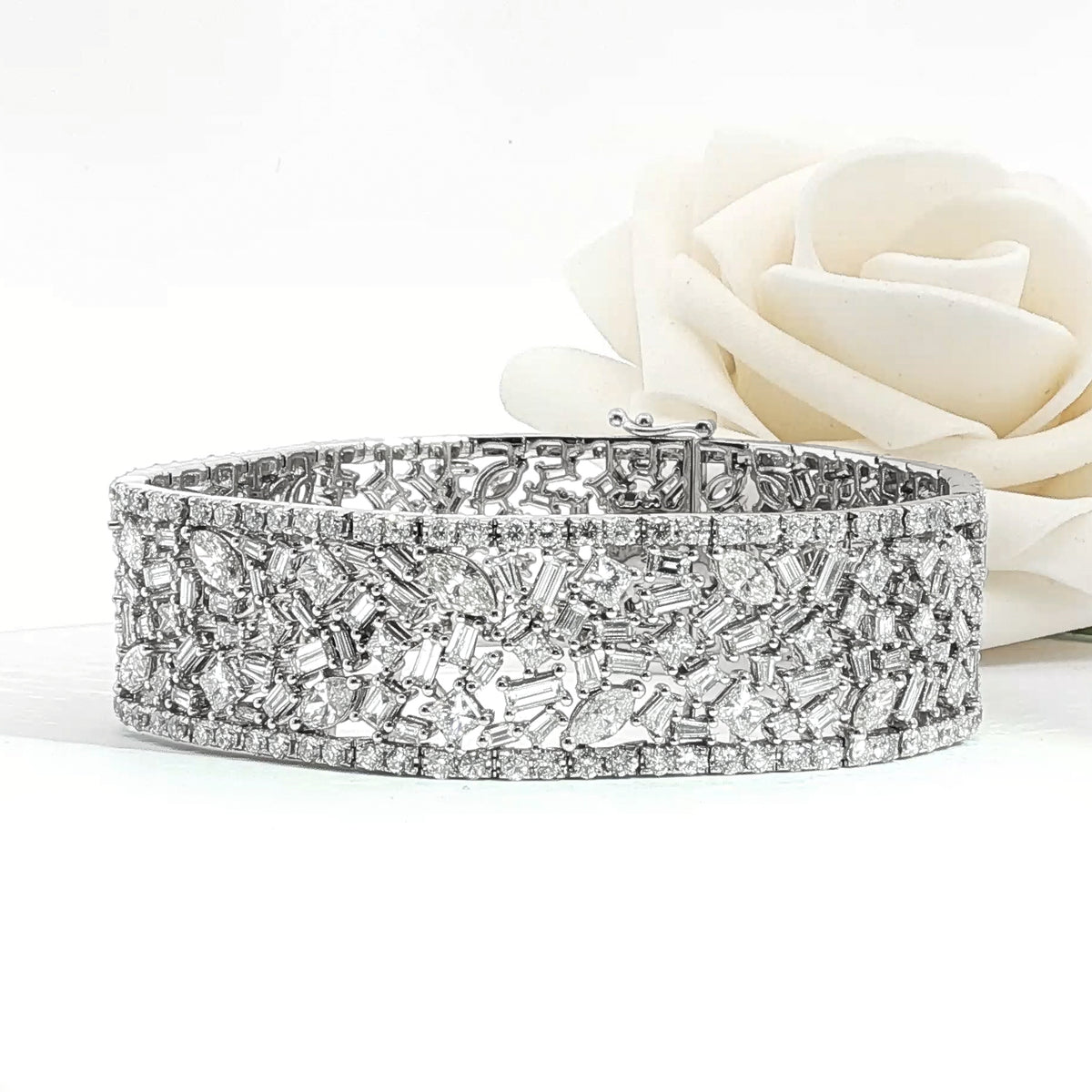 18kt White Gold 23.94 ctw Scatter Diamond Bracelet