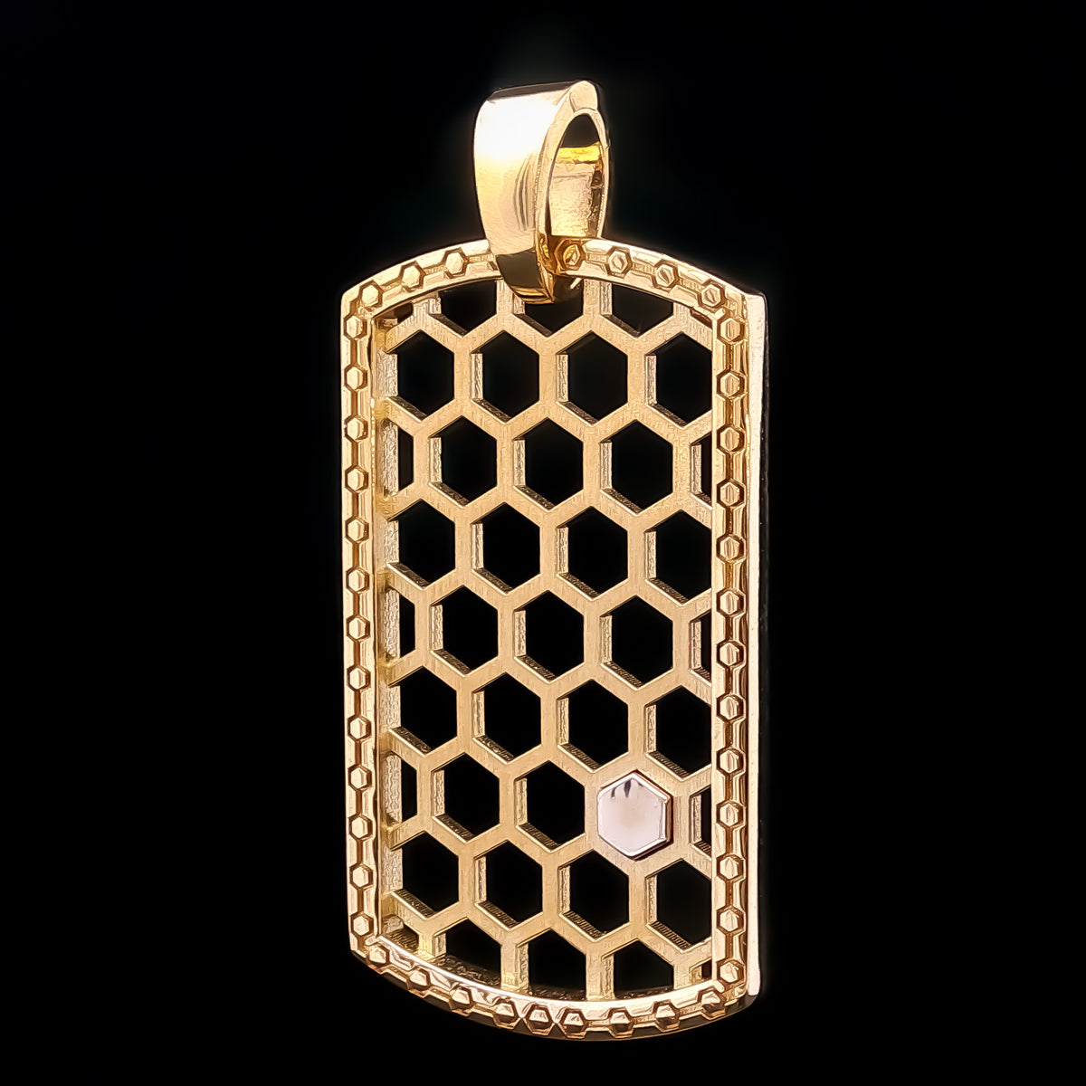 Medoro 18kt Yellow Gold Honeycomb Cutout Dog Tag Pendant