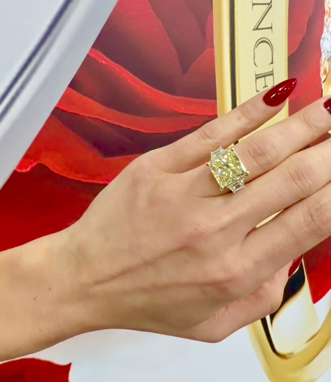 18kt Two-Tone Gold 11.23 ct Fancy Light Yellow Princess-Cut Diamond Ring 5,5.5,6,6.5,7,7.5,8