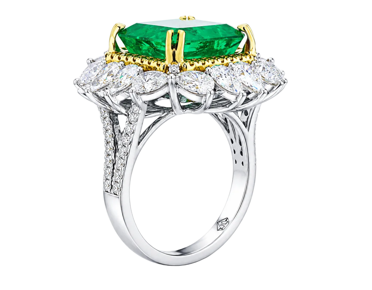 Juleve 18k Yellow Gold and Platinum 6.50 ct Emerald & 3.32 ctw Diamond Ring 6,6.5,7