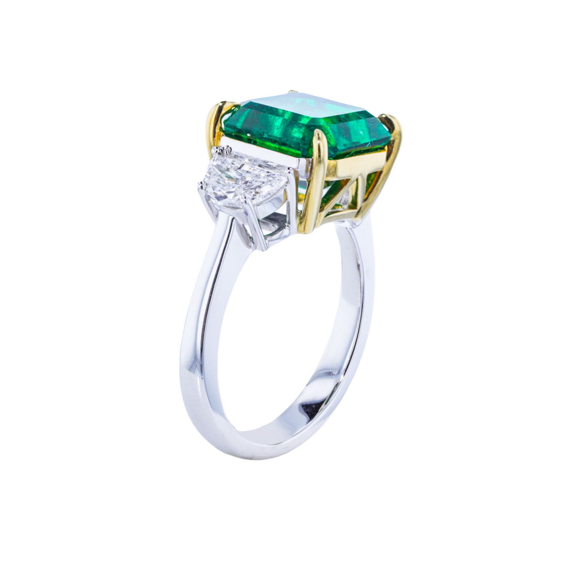Juleve 18kt White & Yellow Gold 5.19 ct Emerald & 0.95 ctw Diamond Ring 5.5,6,6.5,7,7.5